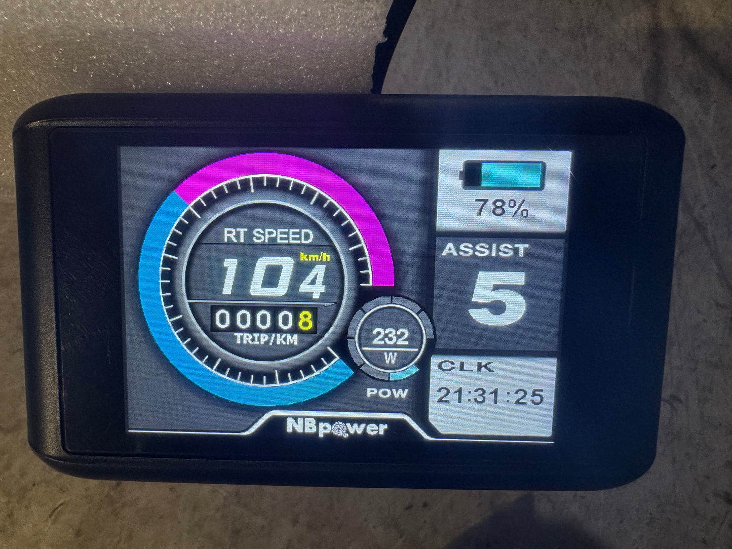 Sabvoton SVMC7260/SVMC7280/SVMC72100/SVMC72150/SVMC72200 Programebla Akvorezista 1-4-Kabla Motorregilo-Kompleto, 60A/80A/100A/150A/200A kun UKC1 TFT-Ekrano kaj Bluetooth-APP-Regilo