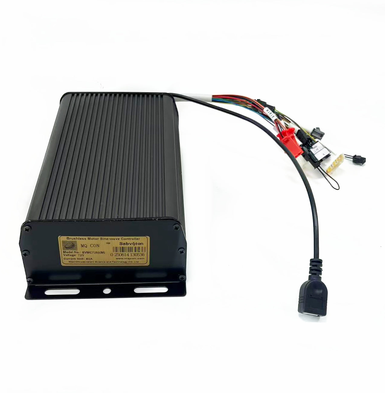 Sabvoton SVMC7260/SVMC7280/SVMC72100/SVMC72150/SVMC72200 Programebla Akvorezista 1-4-Kabla Motorregilo-Kompleto, 60A/80A/100A/150A/200A kun UKC1 TFT-Ekrano kaj Bluetooth-APP-Regilo