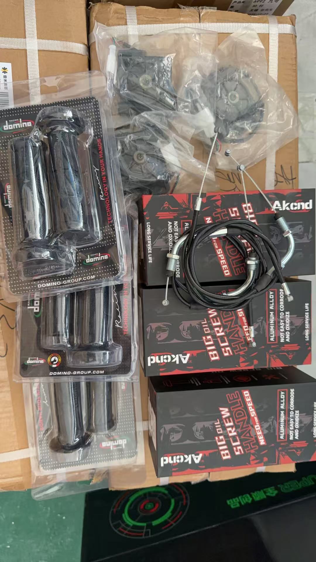 La tutaj Akcnd Ncy Gp Akcelilteniloj kun Kablolinio Unu Aro por Elektra Motorcikla Skotera Akcelilo